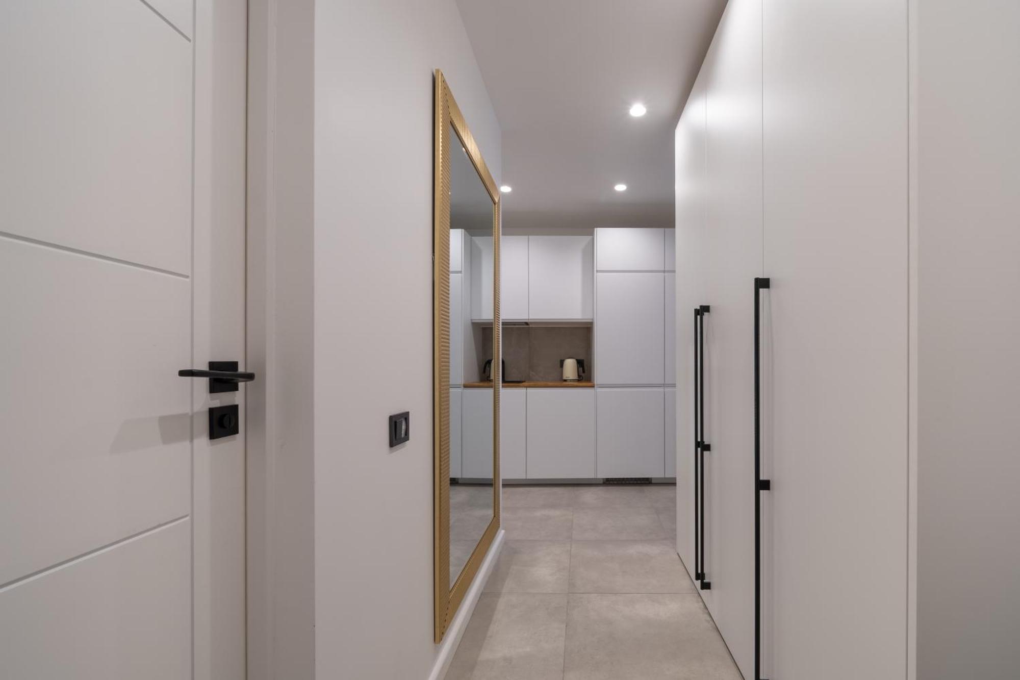 Mucenieku Street 1-Bedroom Stylish Apartment Riga Luaran gambar