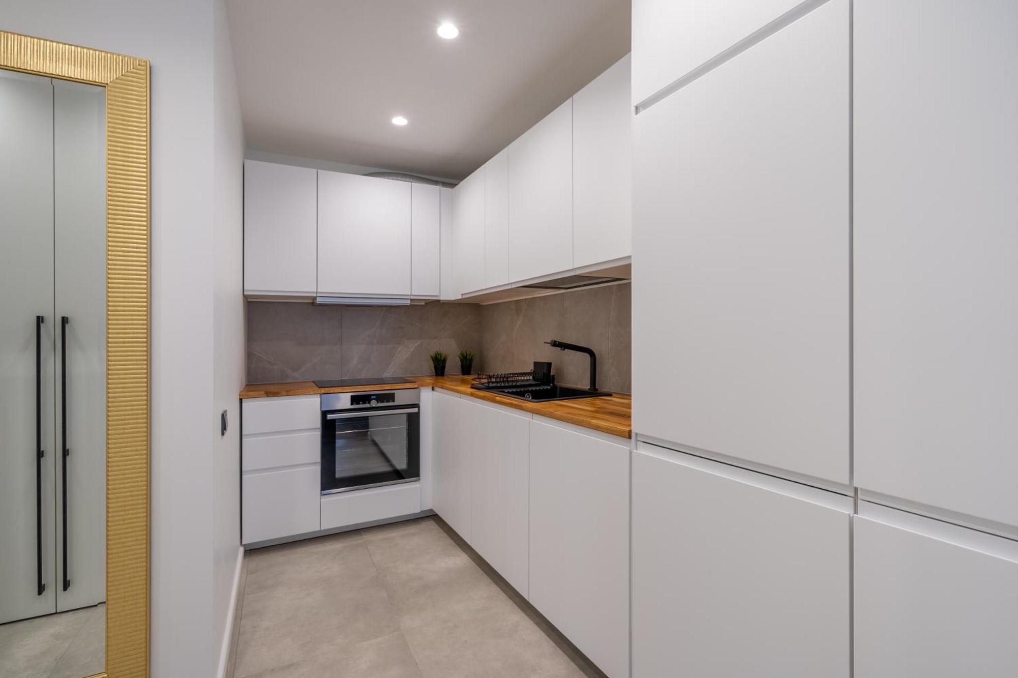 Mucenieku Street 1-Bedroom Stylish Apartment Riga Luaran gambar